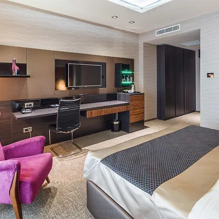Hotel Sky Blue &