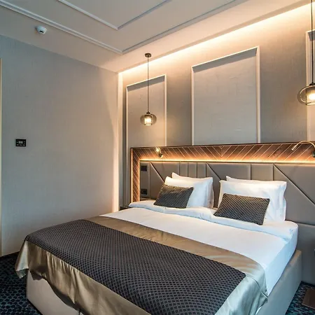 Hotel Sky Blue &